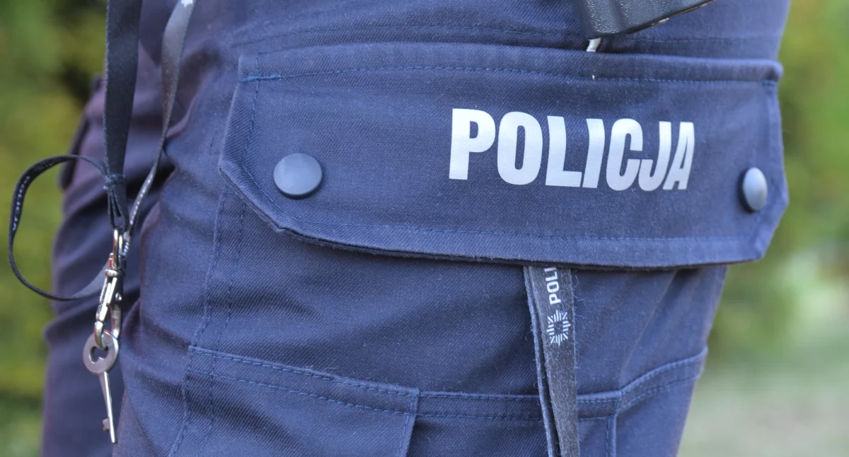 Policja, Dzwonił fałszywą informacją bombie żądał spotkania prezydentem - zdjęcie, fotografia