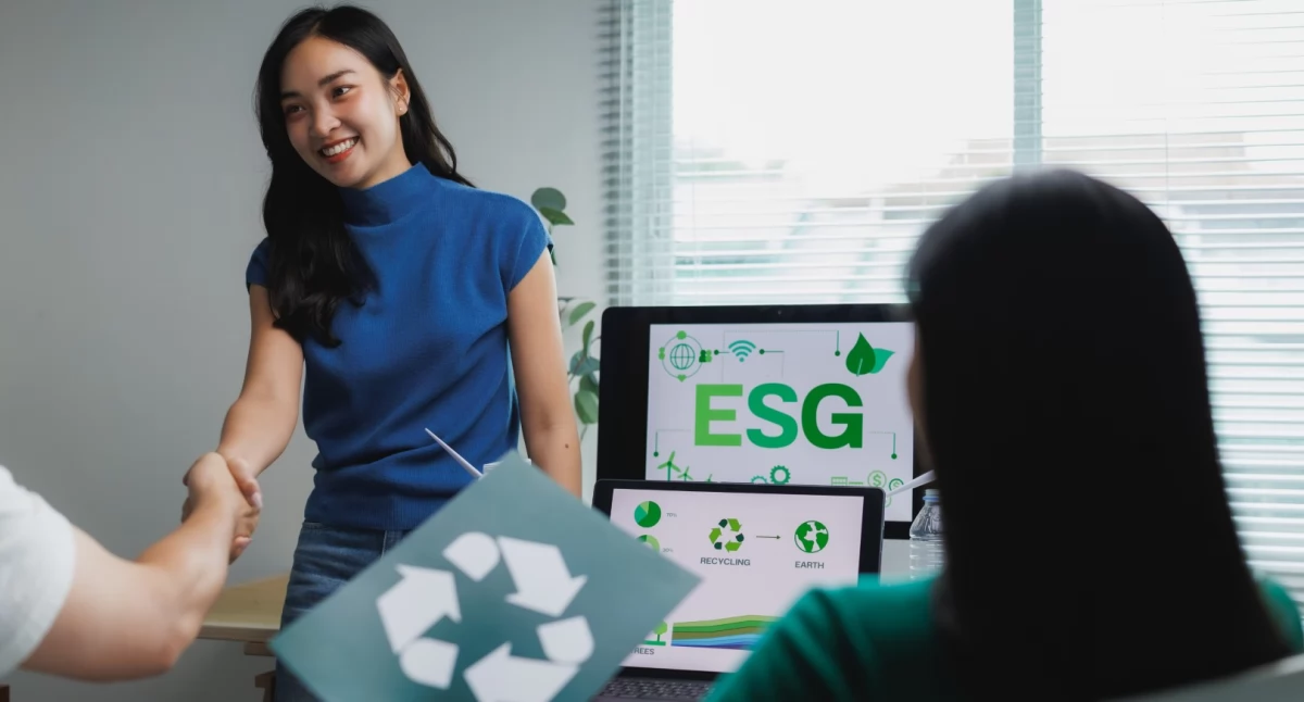Współpraca, Recykling strategii firmy realnie zyskują obowiązkach - zdjęcie, fotografia
