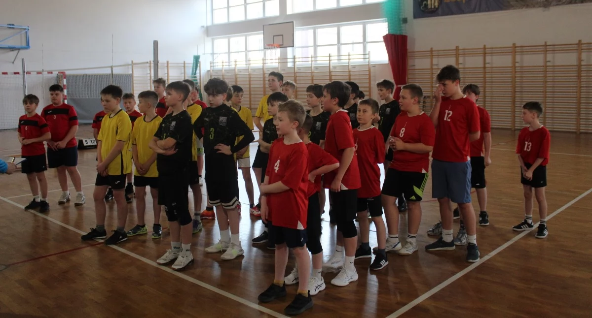 Sport szkolny, Igrzyska Dzieci piłka siatkowa „3” dziewcząt finał powiatowy - zdjęcie, fotografia