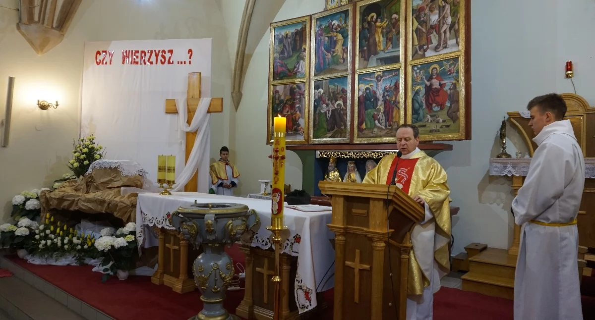 Kościół, religia, Święcenie pokarmów parafia Pisarzowice - zdjęcie, fotografia