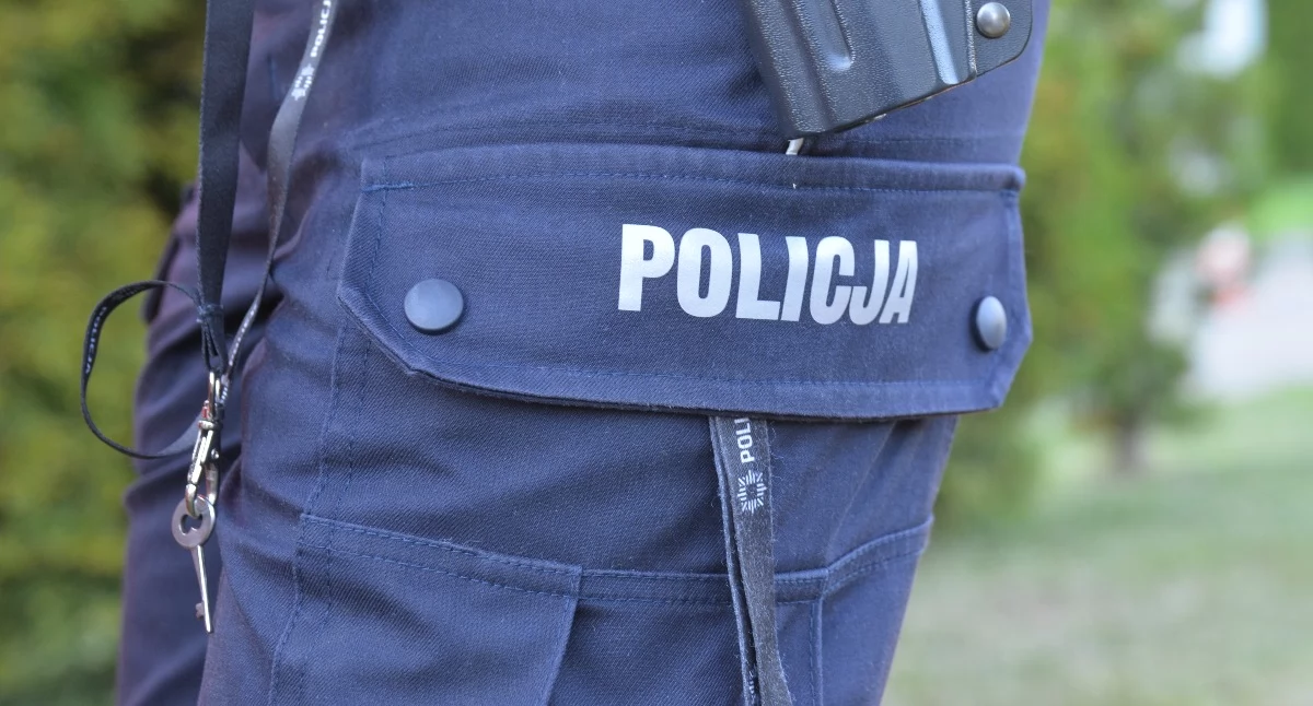 Policja, Rzucił krzesłem mundurowych - zdjęcie, fotografia
