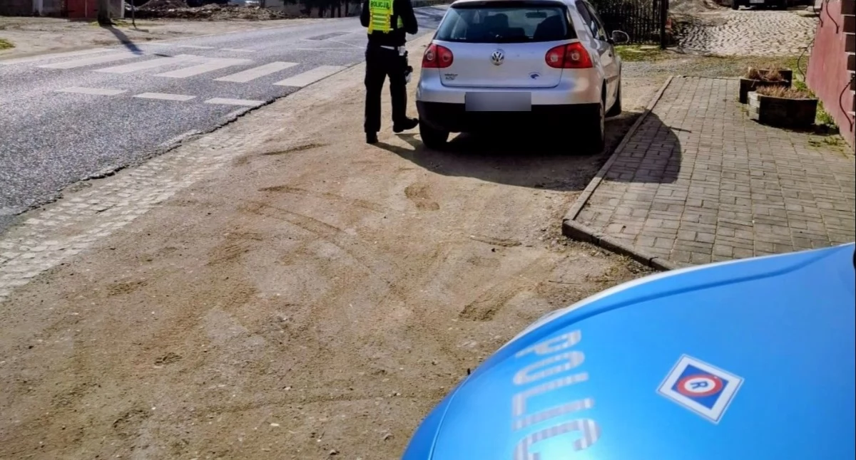 Policja, Zaczęło przekroczenia prędkości - zdjęcie, fotografia