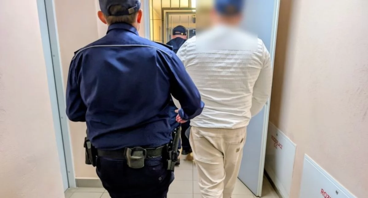 Policja, zgłosił policję - zdjęcie, fotografia