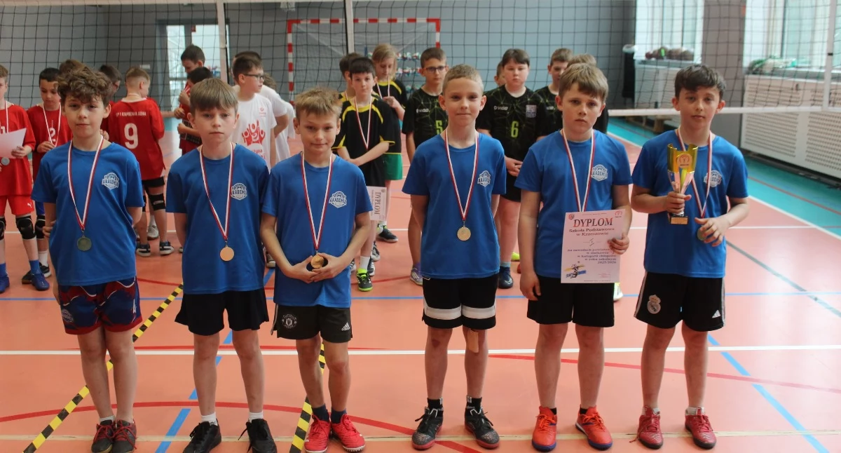 Sport szkolny, Igrzyska Dzieci siatkarskie „dwójki” chłopców finał powiatowy - zdjęcie, fotografia