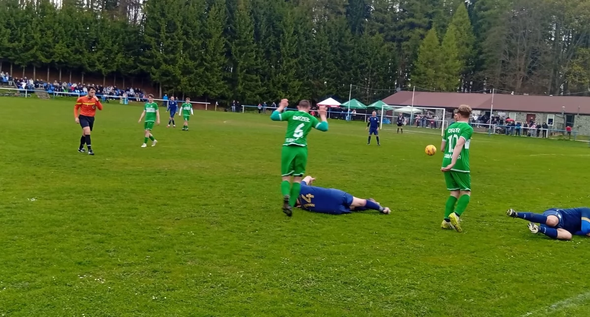 Piłka nożna, Derby gminy Lubawka - zdjęcie, fotografia