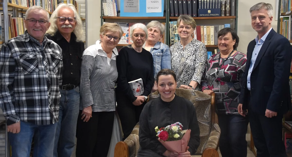 Spotkania autorskie, kryminałach marciszowskiej bibliotece - zdjęcie, fotografia
