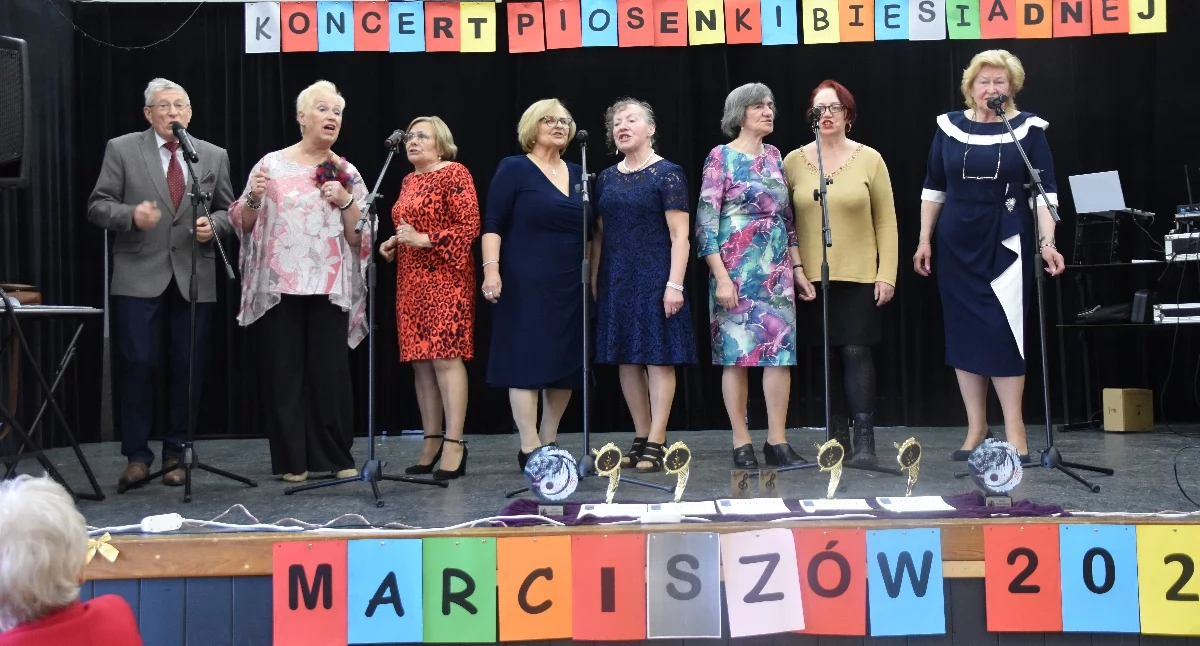 Koncerty, Marciszowscy emeryci bawią - zdjęcie, fotografia