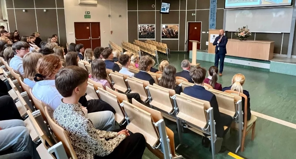 Z urzędów, edukacja gospodarka szły parze wizyta Minister Edukacji Narodowej Barbary Nowackiej uczelniach wyższych - zdjęcie, fotografia