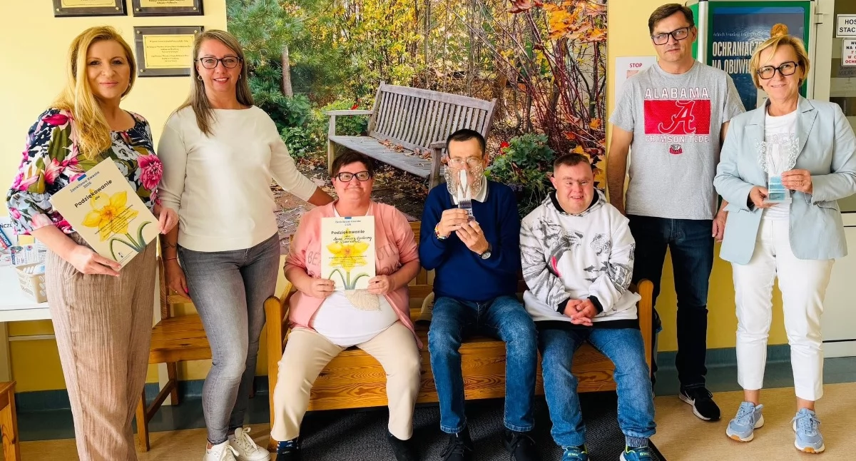 Szkoły, edukacja, Podziękowanie kwestę - zdjęcie, fotografia