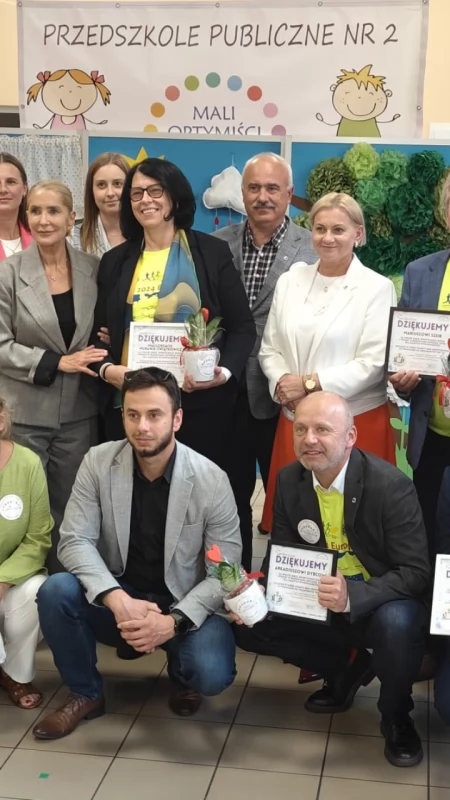 Mali Optymiści odkrywają świat! Wyjątkowy prezent na Dzień Dziecka otrzymały dzieci z Przedszkola Nr 2 w Kamiennej Górze.