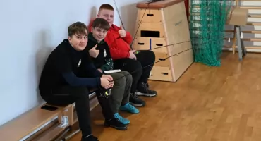 Młodzi wędkarze w Lubawce